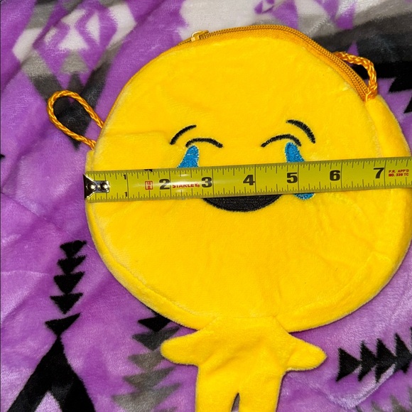 ⭐ 5 for $30 Mix & Match Items.. 
4/Emoji Face Plush Set - Picture 12 of 14